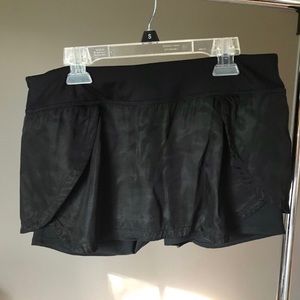 Black Athleta petal skirt